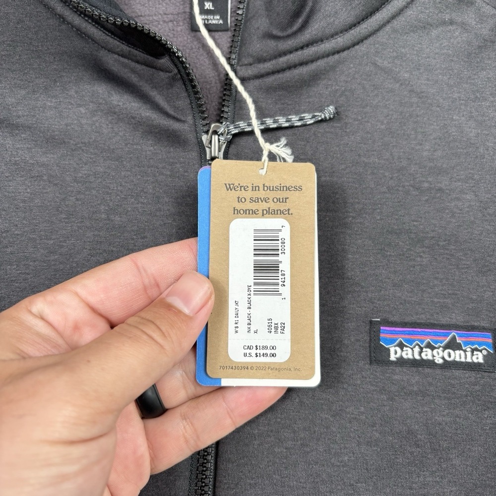 Patagonia Womens R1 Daily Jacket Ink Black X-Dye 40515 Size XL NWT - Picture 3 of 6